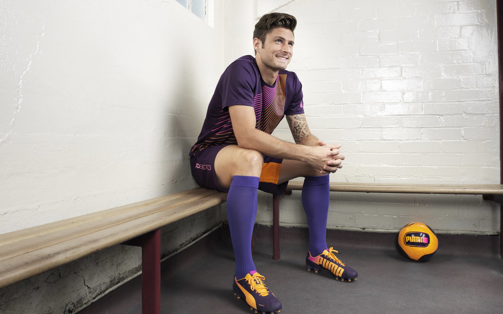 伊朗男团爆冷淘汰日本，晋级四强，伊朗男篮惨败日本