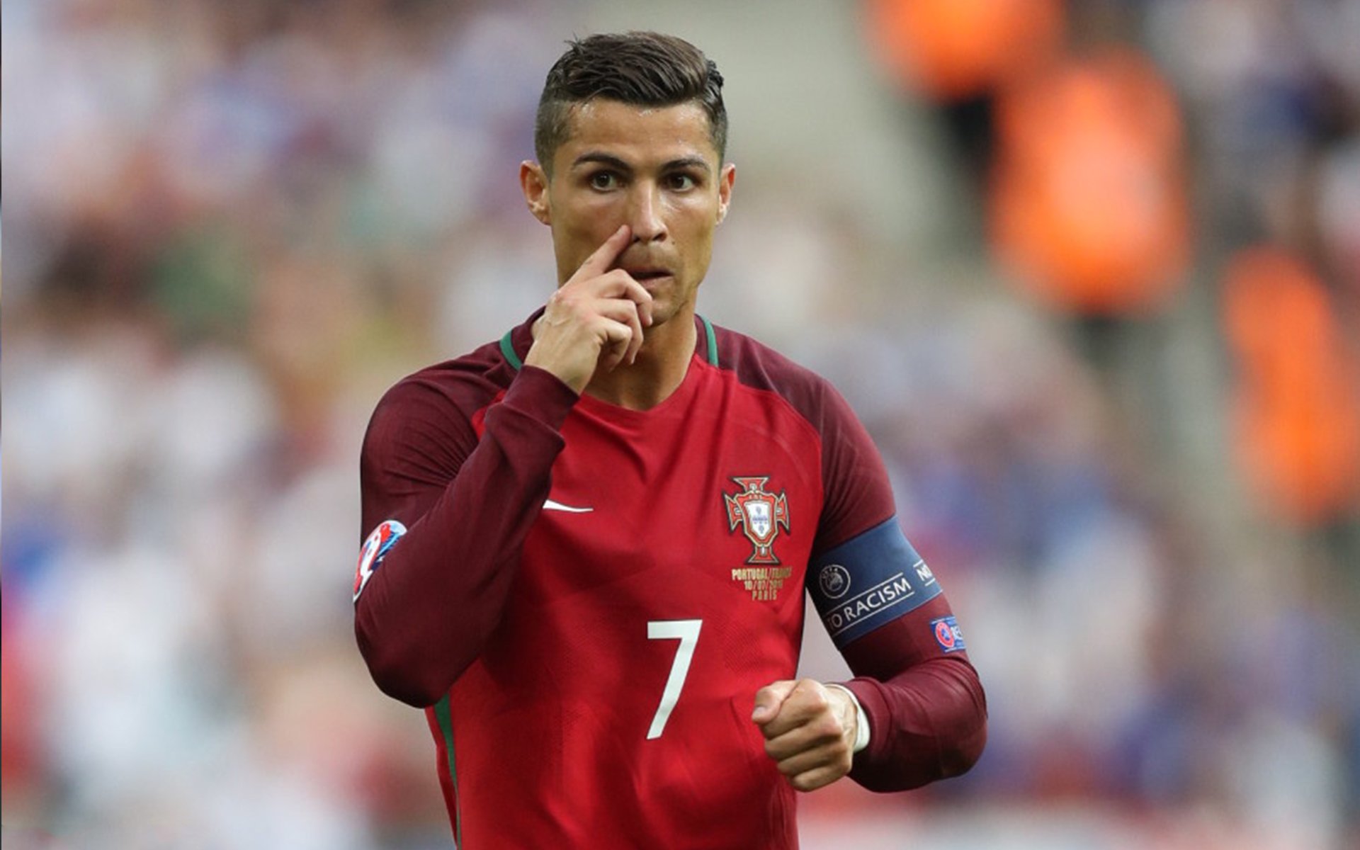 哥伦比亚队后卫吉梅内斯在巴黎奥运会上表现出色，哥伦比亚球星j罗